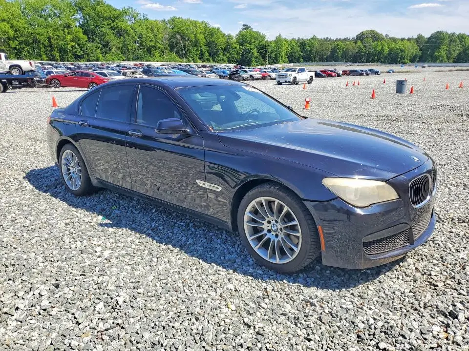 2011 BMW 750 XI  