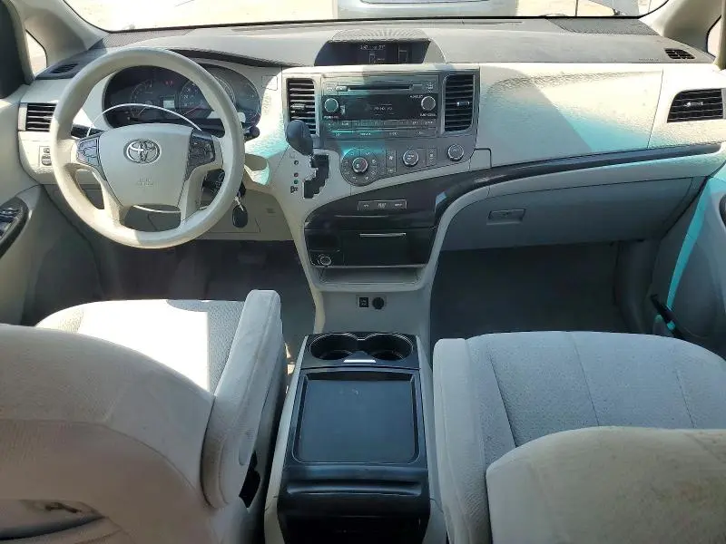 2011 TOYOTA SIENNA LE  