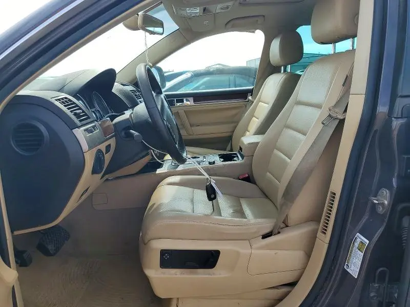 2010 VOLKSWAGEN TOUAREG V6  