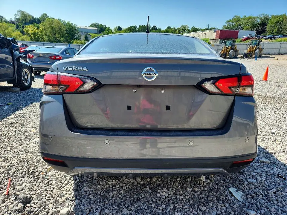 2021 NISSAN VERSA S  