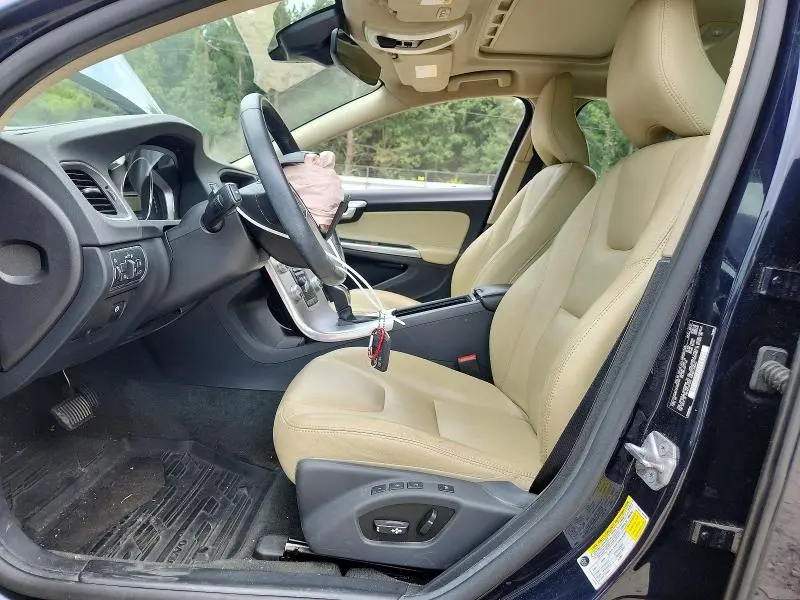 2017 VOLVO V60 T5 PREMIER  