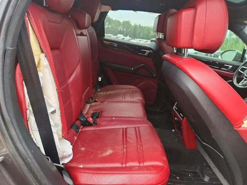 2020 PORSCHE CAYENNE   