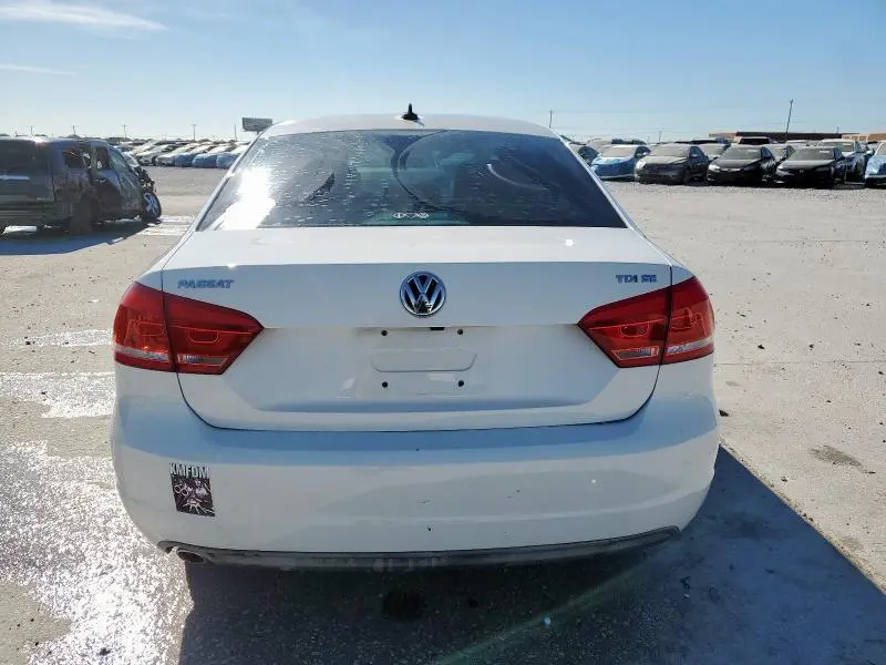 2014 VOLKSWAGEN PASSAT SE  