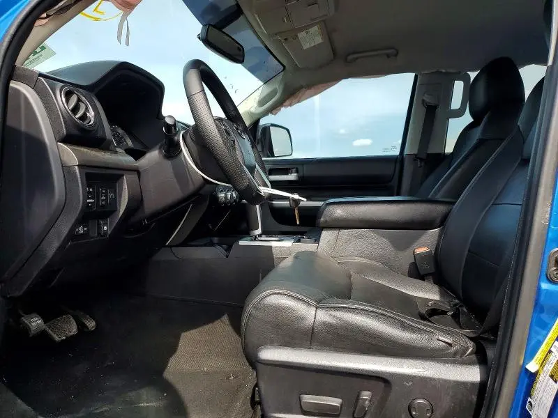2016 TOYOTA TUNDRA CREWMAX SR5  