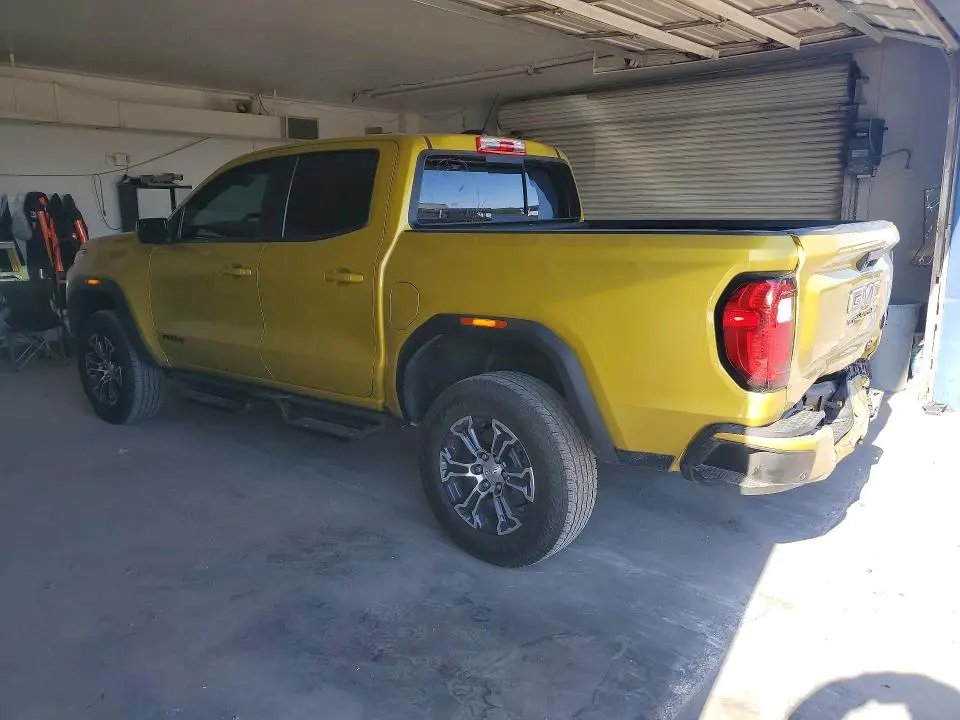 2023 GMC CANYON AT4  