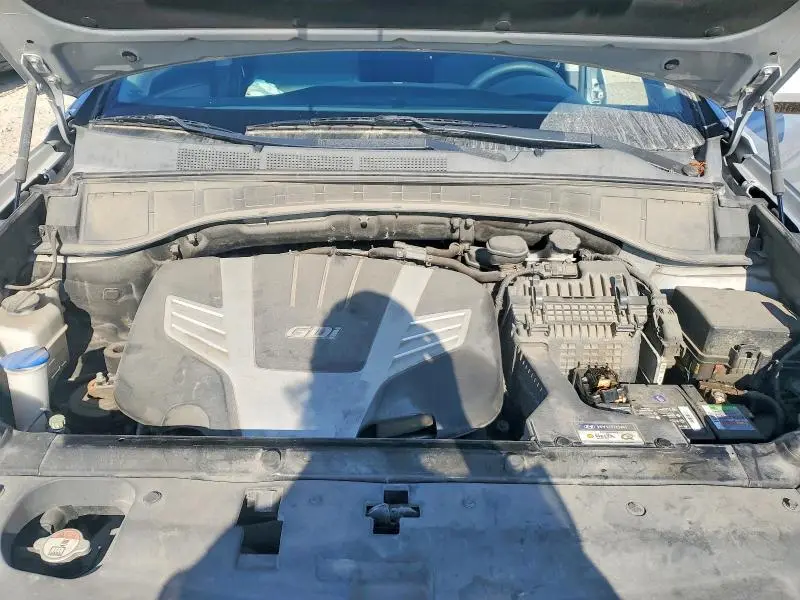 2017 HYUNDAI SANTA FE SE  