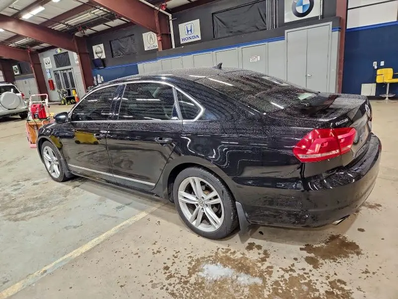 2015 VOLKSWAGEN PASSAT SE  