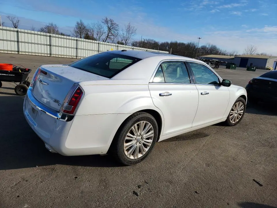 2014 CHRYSLER 300C   
