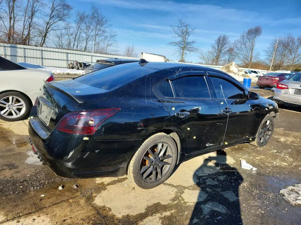 2011 NISSAN MAXIMA S  