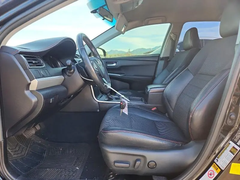 2016 TOYOTA CAMRY LE  