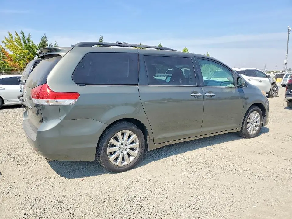 2013 TOYOTA SIENNA LIMITED 7-PASSENGER  