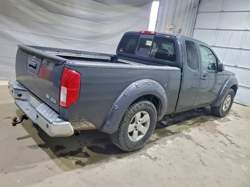 2013 NISSAN FRONTIER SV  