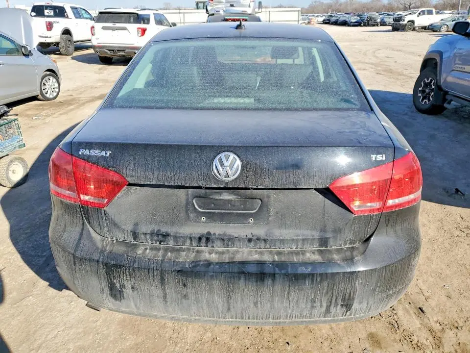 2015 VOLKSWAGEN PASSAT S  