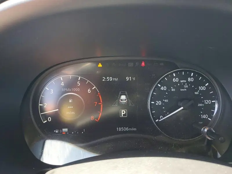 2024 NISSAN KICKS SR  