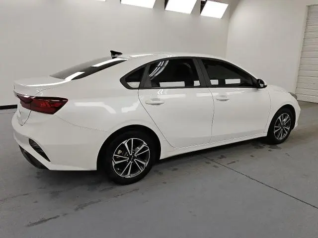 2022 KIA FORTE FE  