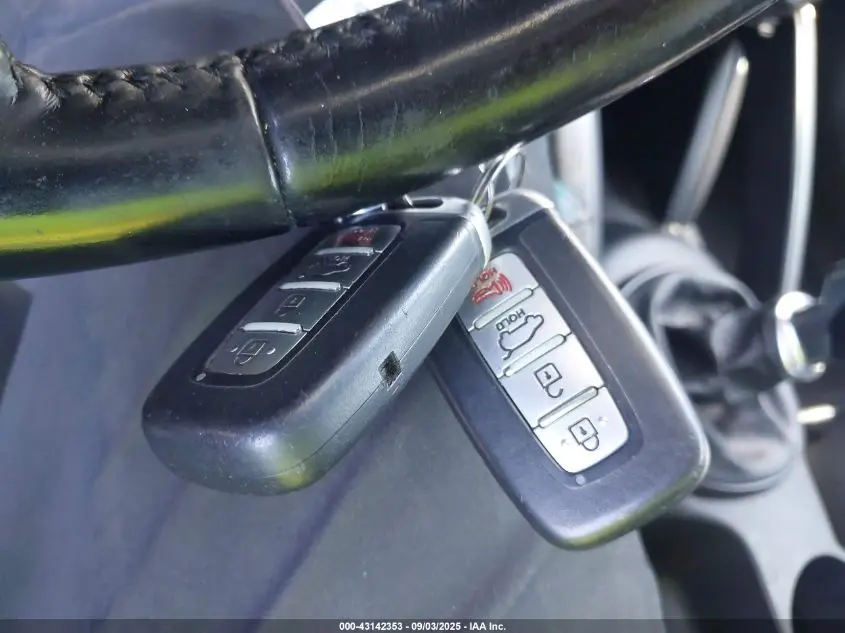 2013 HYUNDAI VELOSTER TURBO W/BLACK