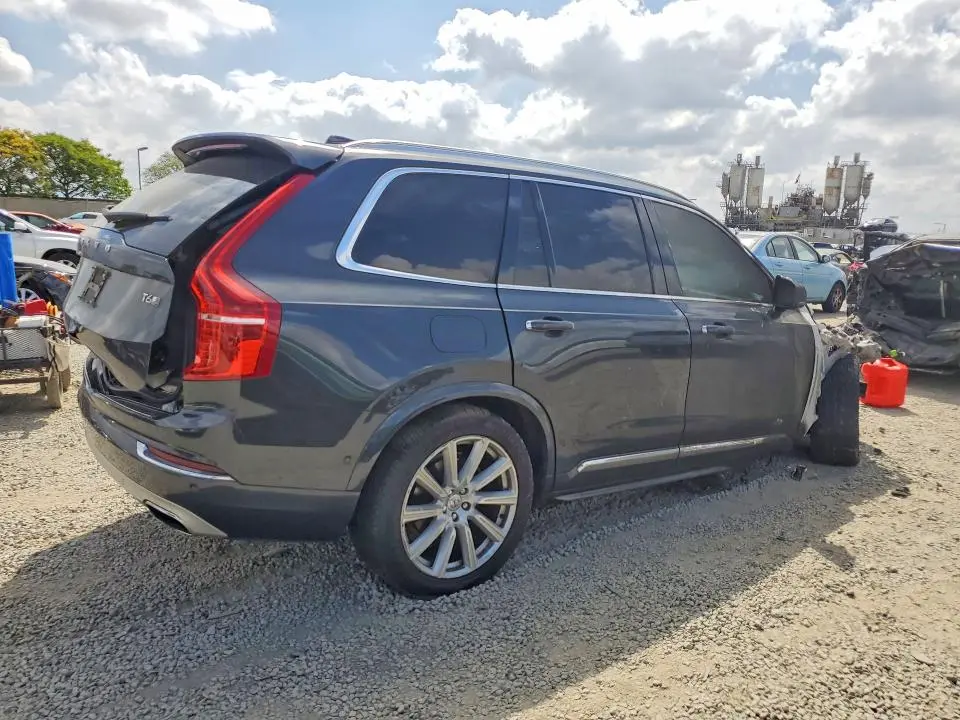2016 VOLVO XC90 T6  