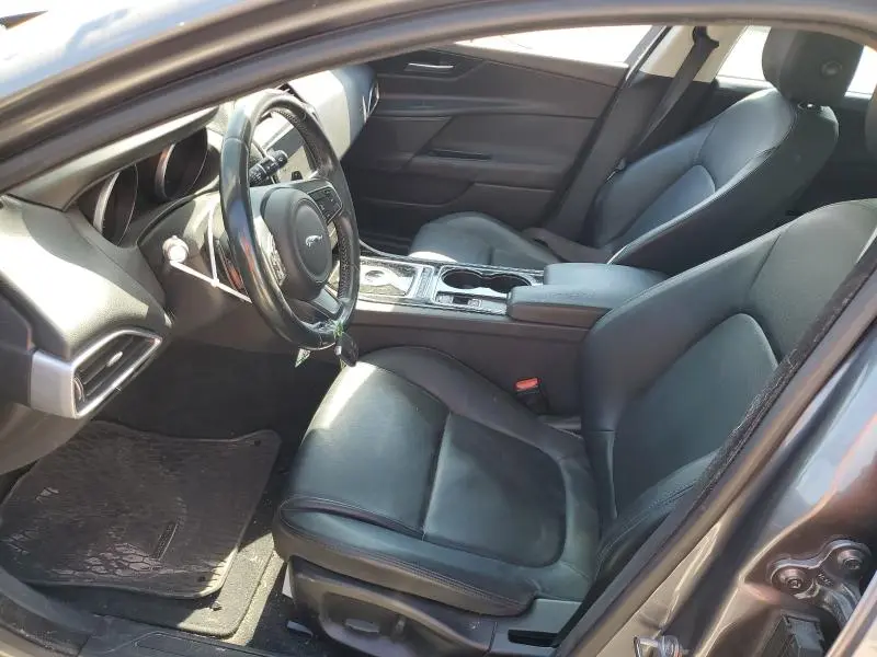 2017 JAGUAR XE PREMIUM  