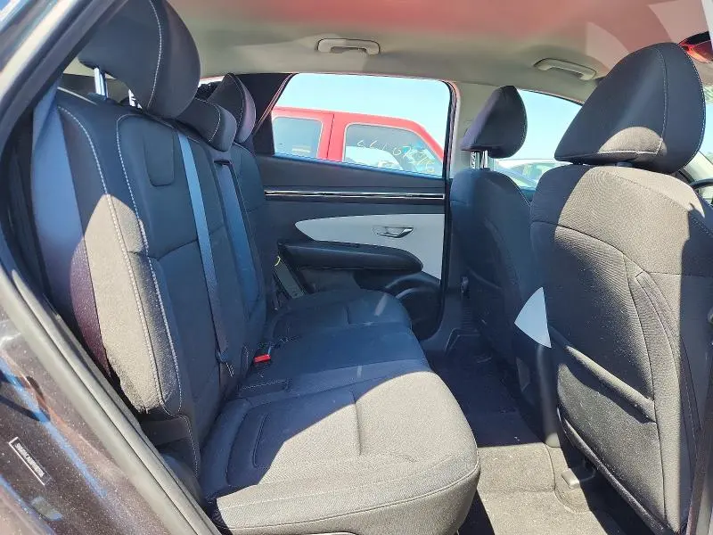 2023 HYUNDAI TUCSON SE  