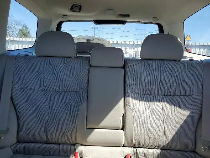 2010 SUBARU FORESTER XS  