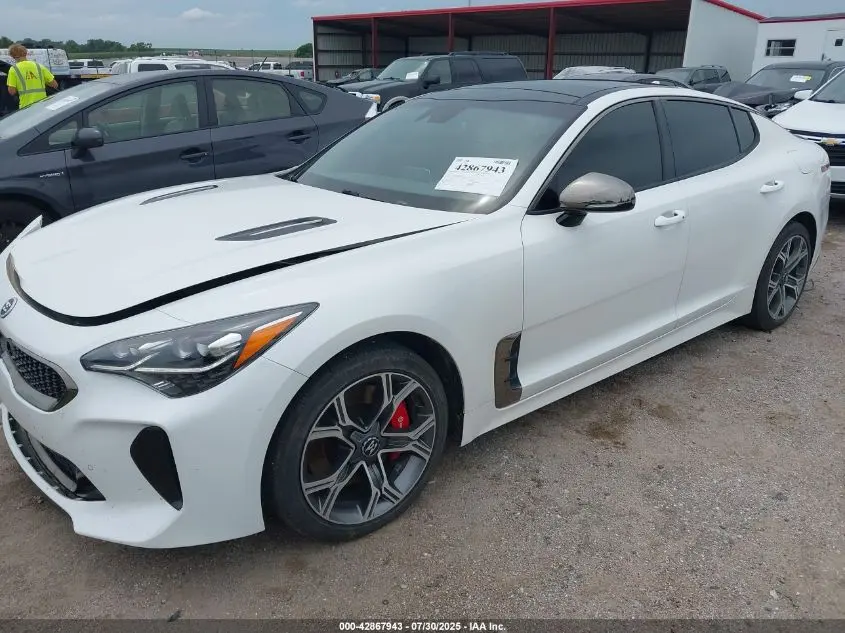 2019 KIA STINGER GT1