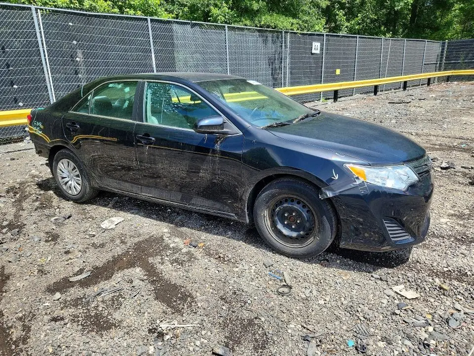 2013 TOYOTA CAMRY LE  