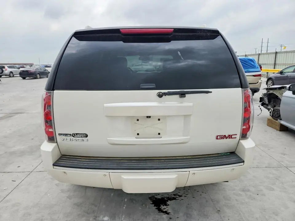 2010 GMC YUKON DENALI  