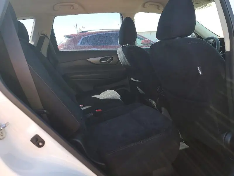 2015 NISSAN ROGUE S  