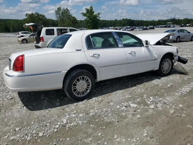 2010 LINCOLN TOWN CAR SIGNATURE LIMITED  