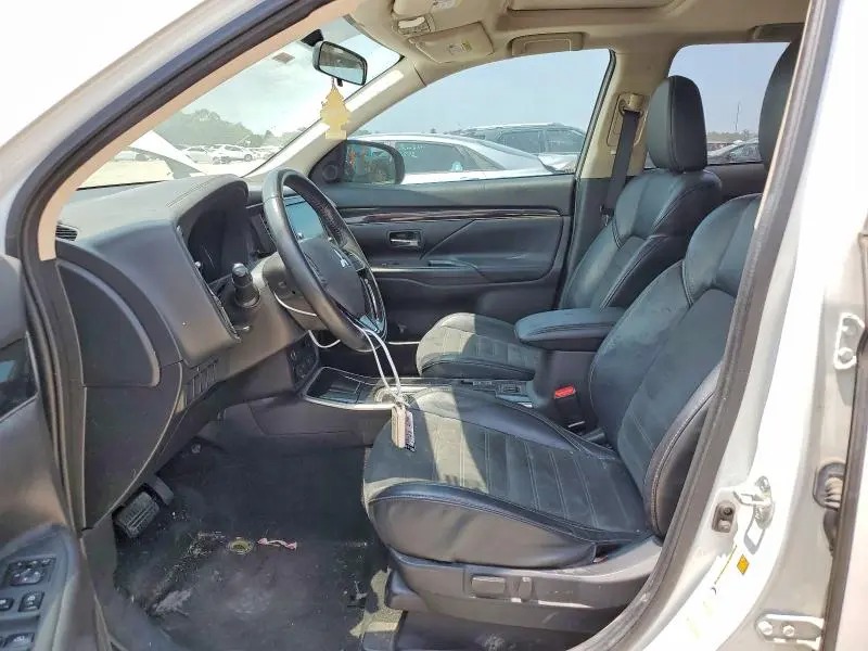 2019 MITSUBISHI OUTLANDER SE  