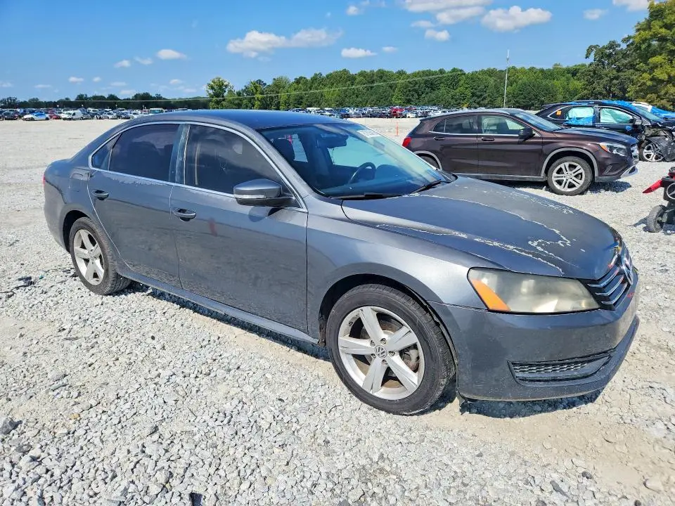 2014 VOLKSWAGEN PASSAT SE  