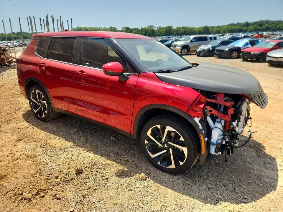 2024 MITSUBISHI OUTLANDER SE  