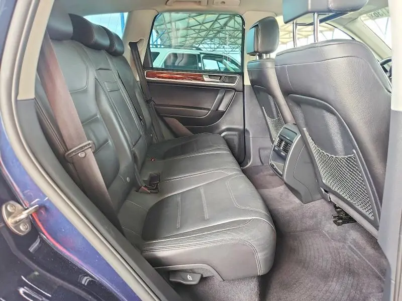 2011 VOLKSWAGEN TOUAREG V6  