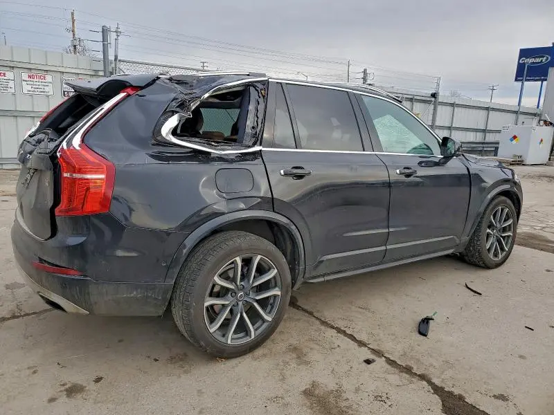 2017 VOLVO XC90 T6  