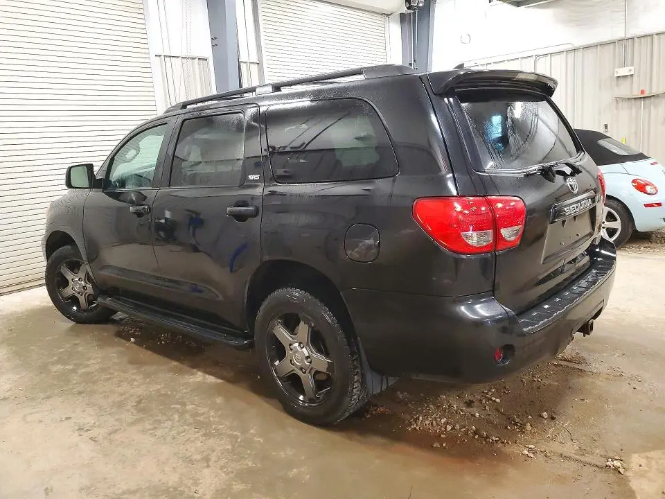 2016 TOYOTA SEQUOIA SR5  