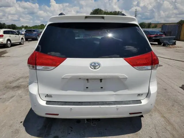 2014 TOYOTA SIENNA XLE  