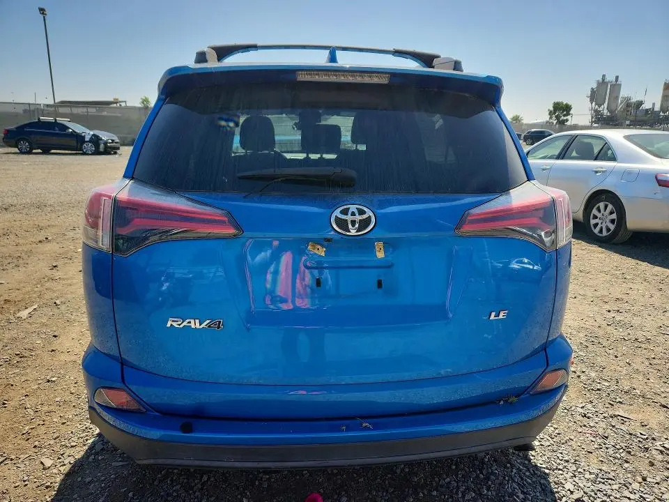 2018 TOYOTA RAV4 LE  