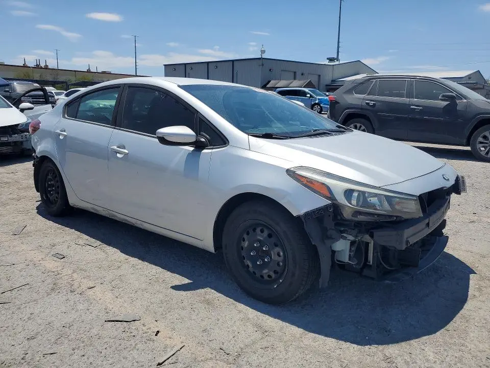 2017 KIA FORTE LX  