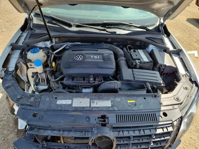 2015 VOLKSWAGEN PASSAT SE  