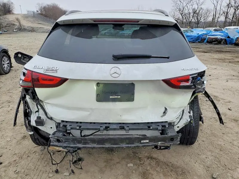 2021 MERCEDES-BENZ GLA 250 4MATIC  