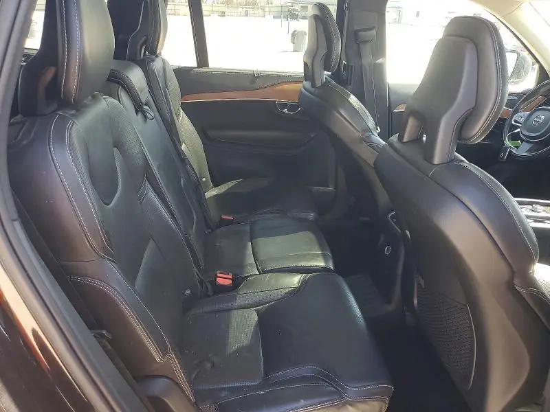 2016 VOLVO XC90 T8  