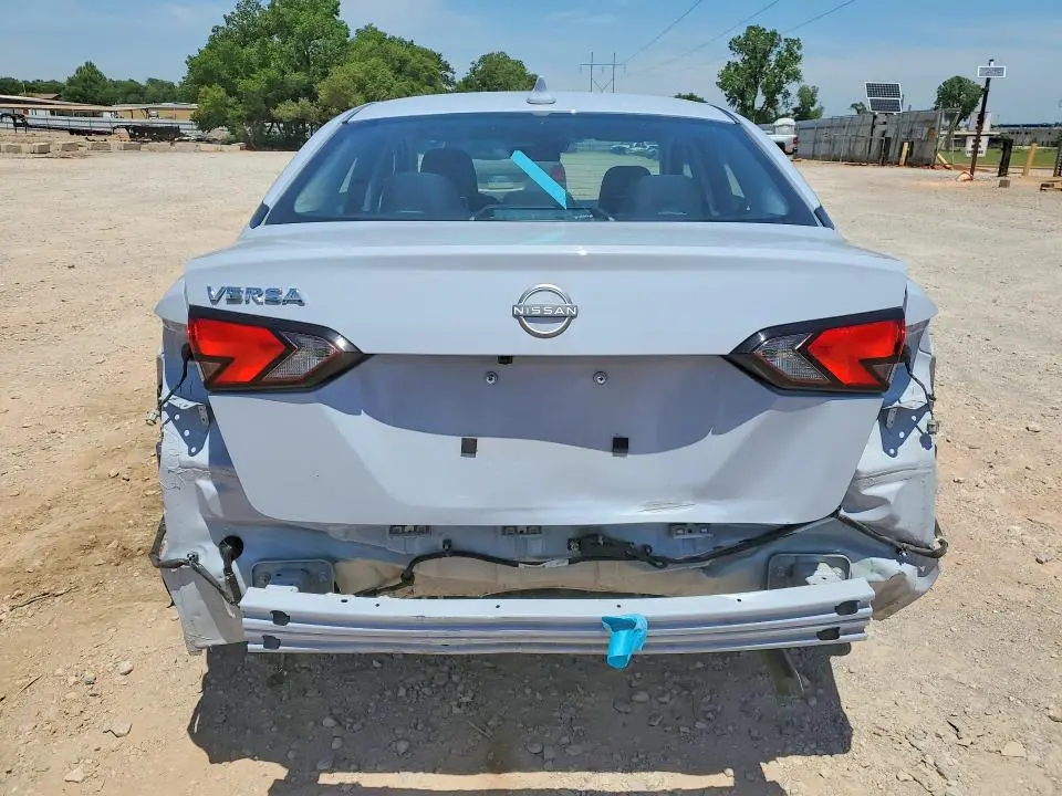 2025 NISSAN VERSA SV  