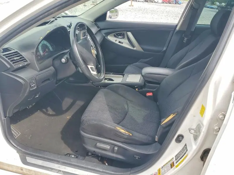 2011 TOYOTA CAMRY SE  