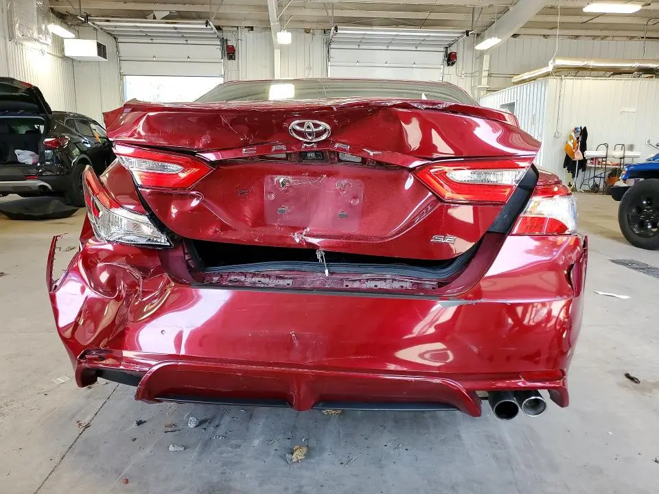 2018 TOYOTA CAMRY SE  
