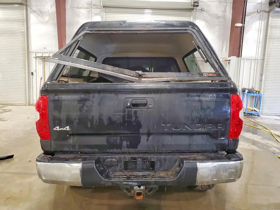 2018 TOYOTA TUNDRA CREWMAX SR5  