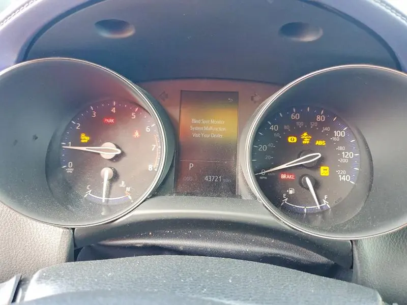 2022 TOYOTA C-HR XLE  