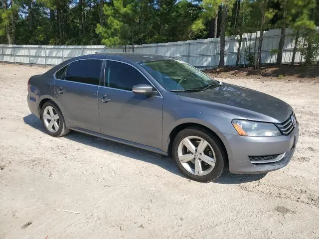2014 VOLKSWAGEN PASSAT SE  