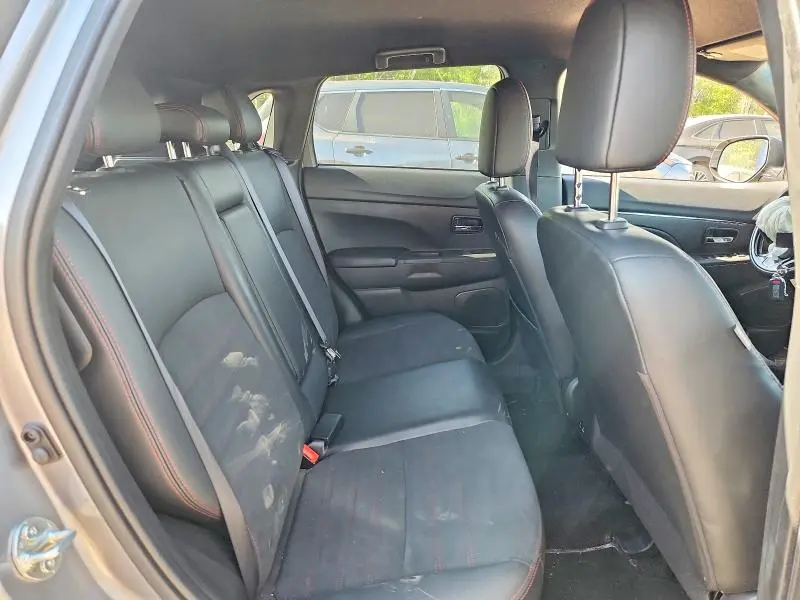 2023 MITSUBISHI RVR SE  