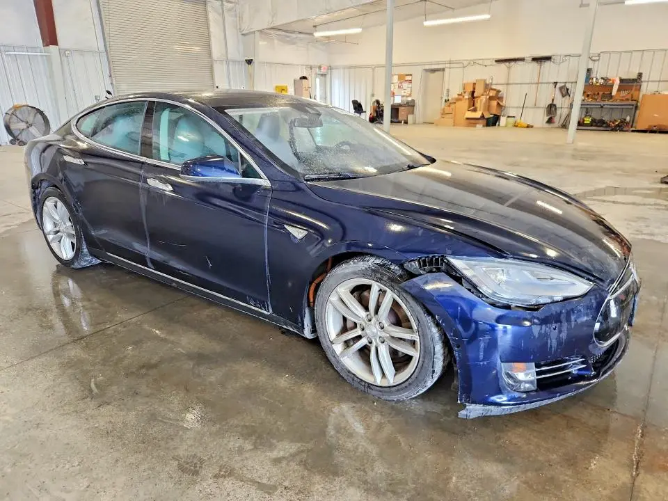 2015 TESLA MODEL S 85D  