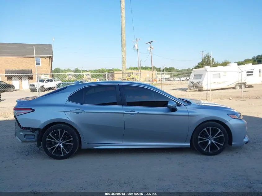 2019 TOYOTA CAMRY SE